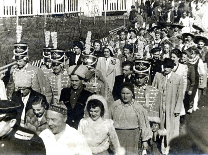 Артисты на физ. параде, 1946 г